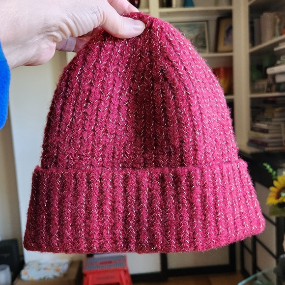 Saks Fifth Avenue Berry Red Knit Hat with Gold Lurex Metallic Thread very Soft - Picture 3 of 13
